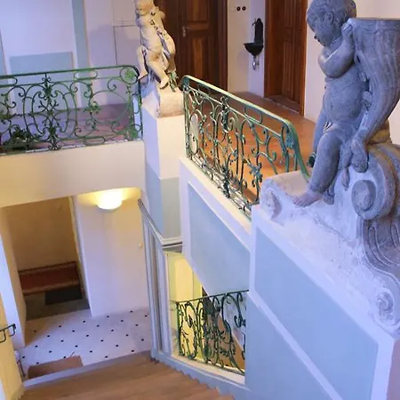 Amavi Bretfeld Palace Apartments