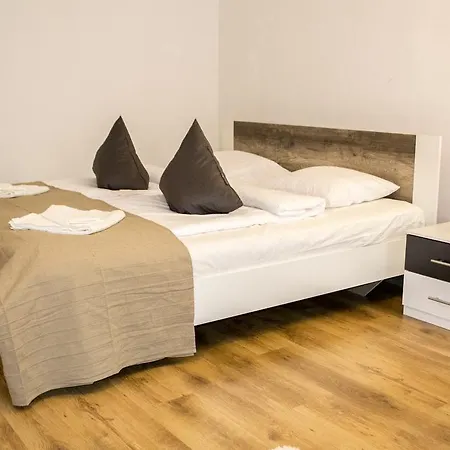 Amavi Bretfeld Palace Apartments *