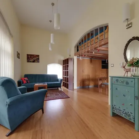 Amavi Bretfeld Palace Apartments
