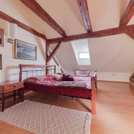 Amavi Bretfeld Palace Apartments *
