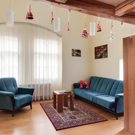 Amavi Bretfeld Palace Apartments